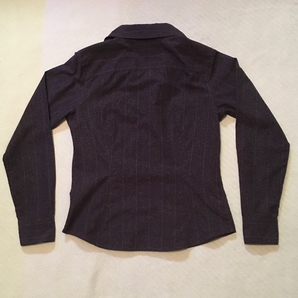 Purple Women’s Eddie Bauer Button-down Shirt - Picture 5 of 8
